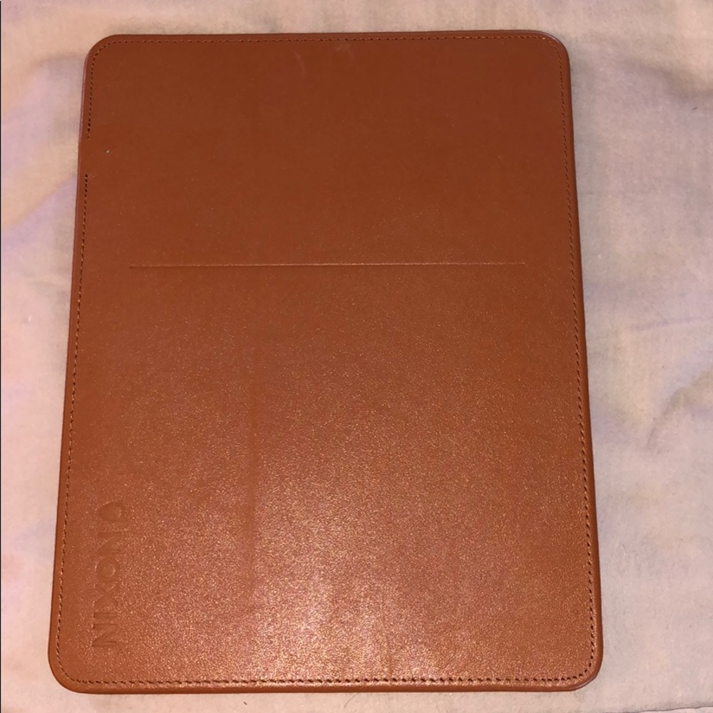 Nixon mouse pad/phone charger